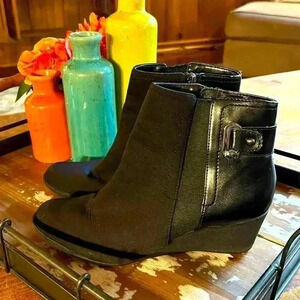 Anne Klein Sport black zipper booties size 7, women’s boots
